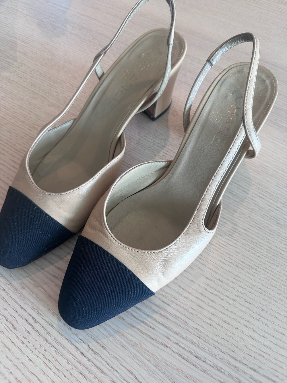 Authentic CHANEL Beige Black Leather Classic Cap Toe Slingback Block Heels Sz 38